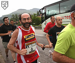 Luis Salcines en la Media Maratón 'Ruta de la Reconquista' en Cangas de Onís